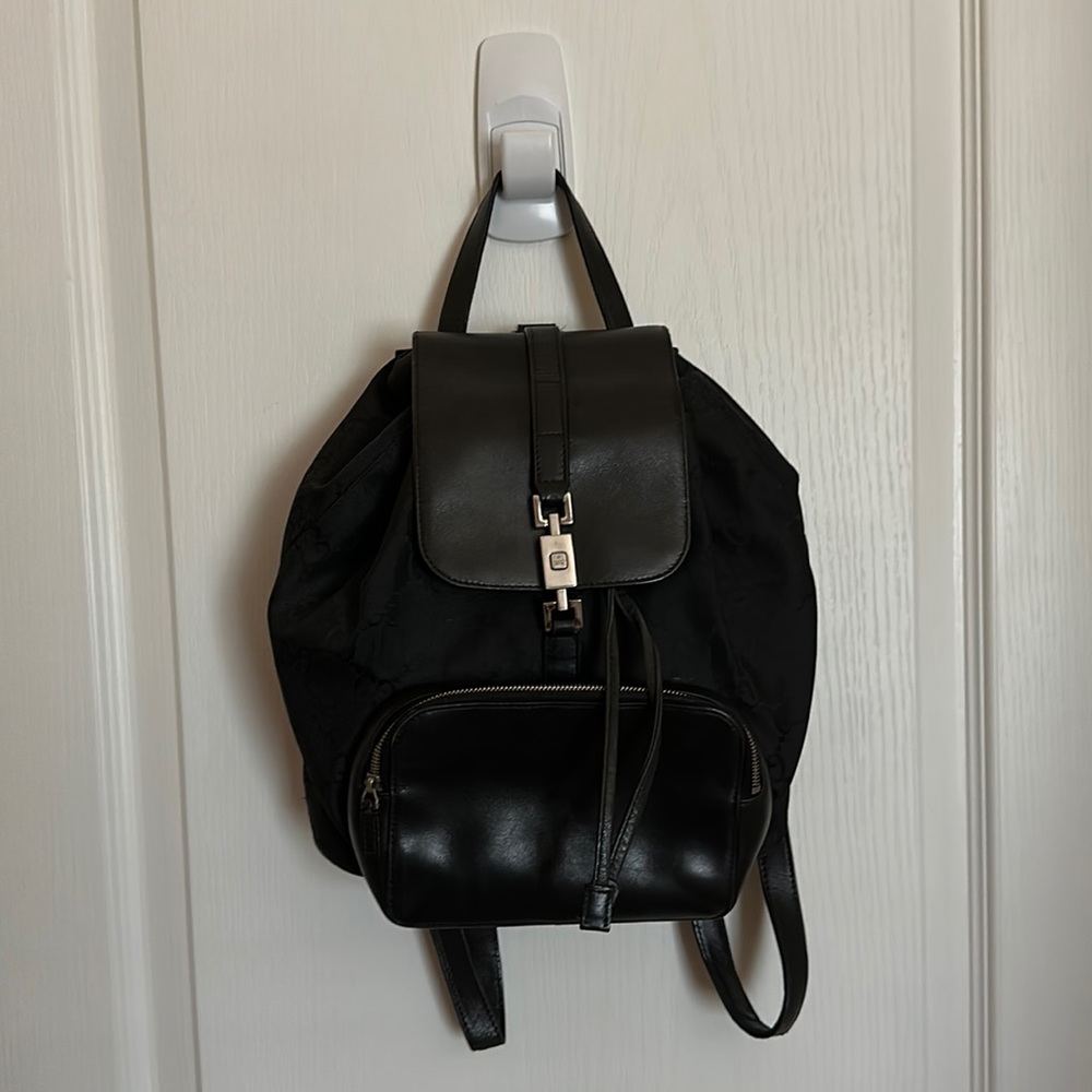 GUCCI 🖤  Black Jackie GG Monogram/Leather RARE piston lock Backpack Authentic